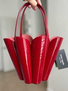NWT Rare Novelty Kate Spade Scarlet Patent Leather Flower Bucket Bag $348 MSRP